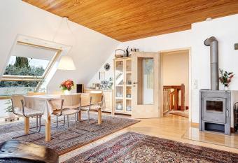 Haus Erna am Deister has Balcony rooms