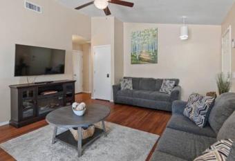 Beautiful And Cozy Home allows 18 year olds to book a room