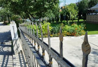 Guesthouse Relax and Fly Sarajevo has Balcony rooms