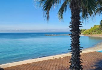 Sea&Sun&Sand Cosy Apartment in Durres allows 18 year olds to book a room