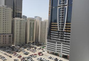 El massa Quit apartment has rooms with a private hot tub