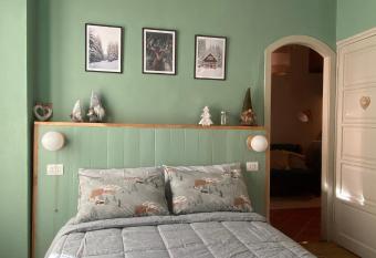 Bilocale a due passi dal centro has Balcony rooms