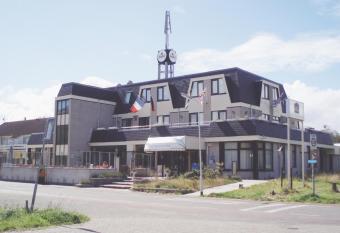 Fletcher Hotel - Restaurant Nieuwvliet Bad allows 18 year olds to book a room