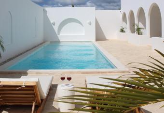 Hide and Seek Resort has Balcony rooms