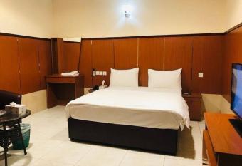 Lulu guest house allows 18 year olds to book a room