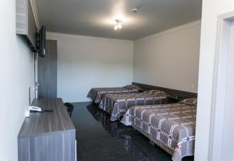 Hotel Bergozza has rooms with a private hot tub