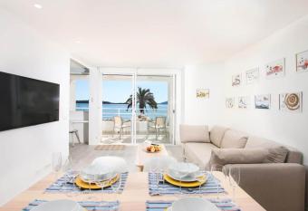 Sivella Apartamento has Balcony rooms