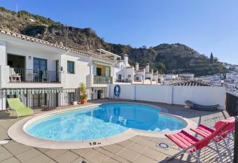 Casa Ella has Balcony rooms