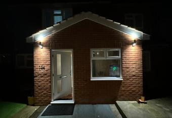 1st Studio Flat Keedonwood Road Bromley Full Studio Flat Fully Independent Studio Flat has Balcony rooms