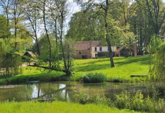 Private Apartment at Woodland Retreat allows 18 year olds to book a room