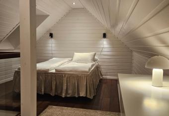 Enter Backpack Apartments has Balcony rooms