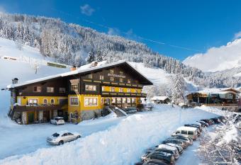 Pension M  hlbacherhof has Balcony rooms