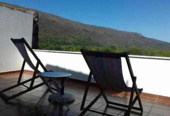 Parreirais dos Moquinhos allows 18 year olds to book a room