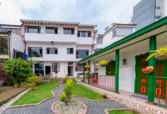 Ayenda Mountain Hostels Manizales allows 18 year olds to book a room