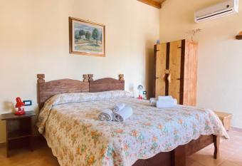 Le Ginestre Alghero allows 18 year olds to book a room