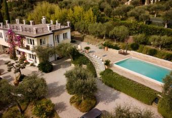 Villa Hanna has Balcony rooms