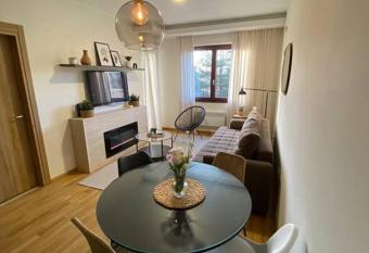 Apartmani Ceranski Zlatibor has rooms with a private hot tub