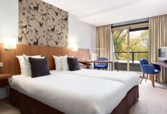 NH Veluwe Sparrenhorst allows 18 year olds to book a room