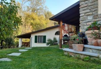 La Lacia allows 18 year olds to book a room