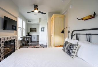 Radiant Rancher has Balcony rooms