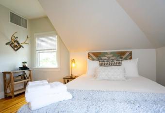 Pinky's Palace allows 18 year olds to book a room