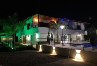 Finca Mystic San Jer  nimo - Sopetr  n has rooms with a private hot tub