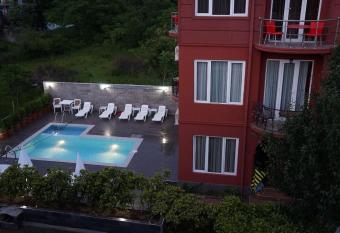 Gold Guest House has Balcony rooms