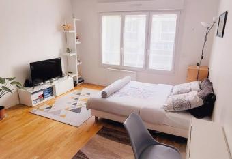 Paradise Studio allows 18 year olds to book a room