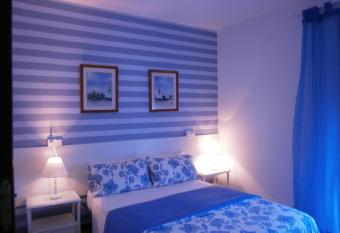 Hostal Don Pepe allows 18 year olds to book a room