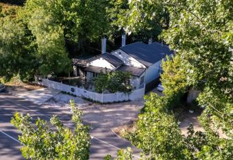 One Eleven Stirling has Balcony rooms