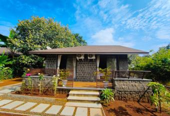 Green Hills Hideaway has Balcony rooms