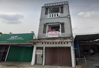 SPOT ON 93460 Lewi Family Guest House allows 18 year olds to book a room