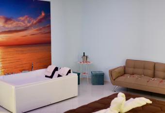 IN BLOOM ANGOLO NASCOSTO has Balcony rooms