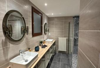 Maison Confort Stationnement Privatif 6 pers has Balcony rooms