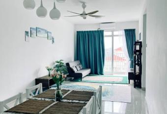Putrajaya Homestay (Zurinn 2) has Balcony rooms