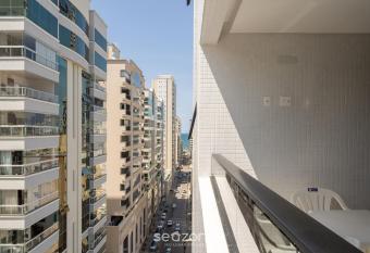 Apto confort  vel a 5 min da praia ROT1001 has Balcony rooms