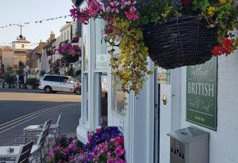 Waterfront Hotel allows 18 year olds to book a room