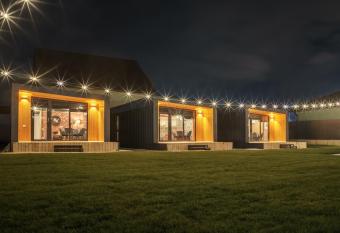 Nisa Kub Residence has Balcony rooms