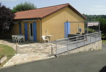 La Maison Proven  ale allows 18 year olds to book a room