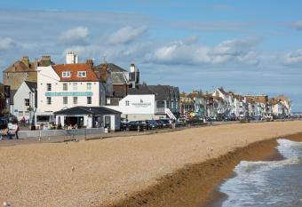Royal Hotel has Balcony rooms