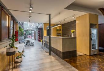 Puerto Limon Hostel has Balcony rooms