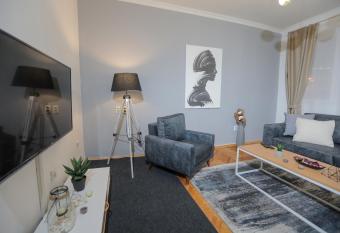 Central M - 5 Apartments allows 18 year olds to book a room