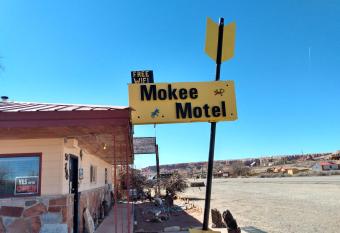 Mokee Motel allows 18 year olds to book a room