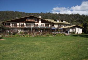 Bright Chalet has Balcony rooms