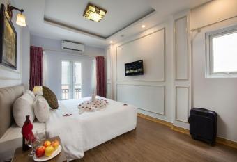 Hanoi City Gate Hotel allows 18 year olds to book a room