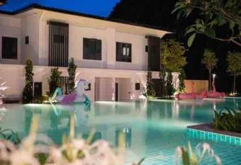 Sunway Onsen Suite Tambun Coco Studio 1BR has rooms with a private hot tub