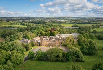 Mercure Blackburn Dunkenhalgh Hotel & Spa allows 18 year olds to book a room