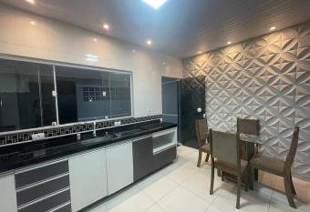 Casa com   tima localiza    o allows 18 year olds to book a room