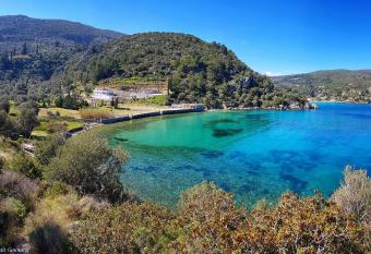 Villa Glyfos has Smoking/Balcony rooms