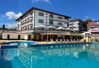 Hotel Elit has Balcony rooms